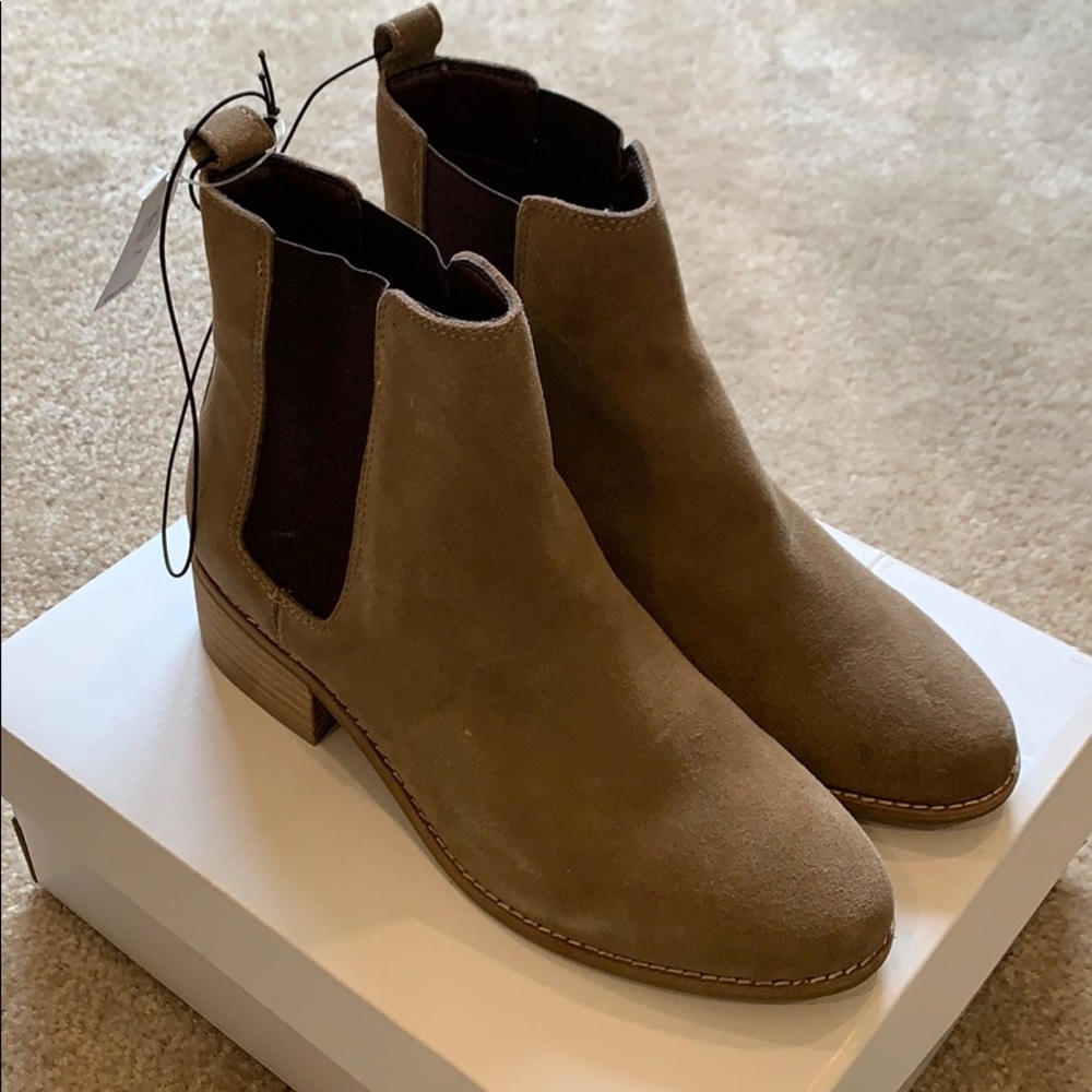 GAP Chelsea Suede Boots